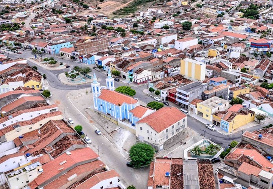 Sertânia: Polícia investiga se disputa por herança causou tragédia em família onde irmão matou irmão