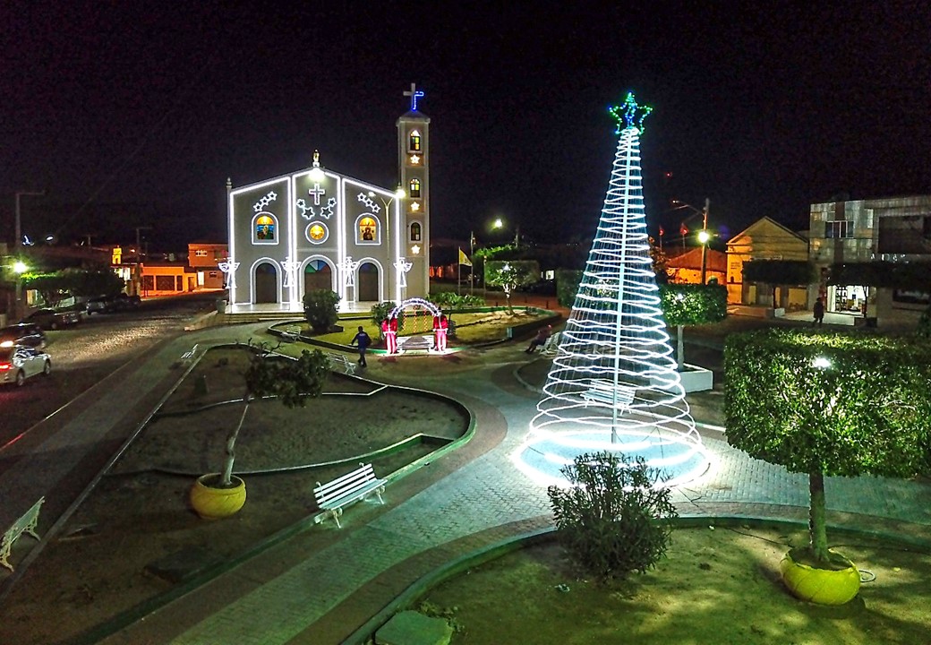 Decoração Natalina de Venturosa vira atração turística e encanta pela criatividade e beleza.