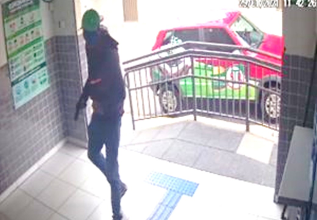 “Foi puro terror. Eles queriam incendiar as pessoas dentro da lotérica”. Veja vídeo