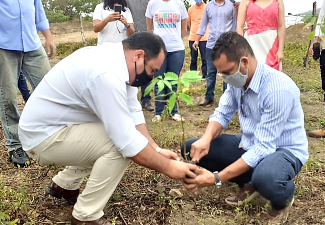 FUNDAÇÃO IPOJUCA | Prefeito de Pesqueira Bal de Mimoso participa de encontro com o Secretário de Meio Ambiente do Estado e prefeitos da região