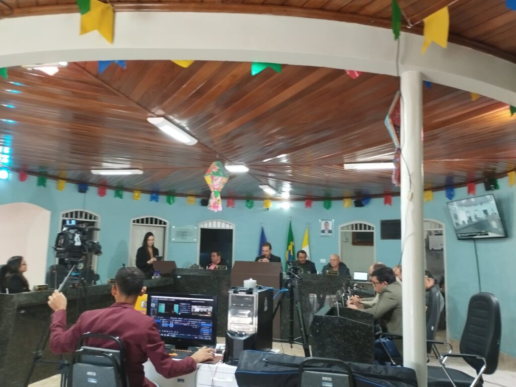 Câmara de Sanharó: Emoção e Comprometimento em reunião altamente proativa