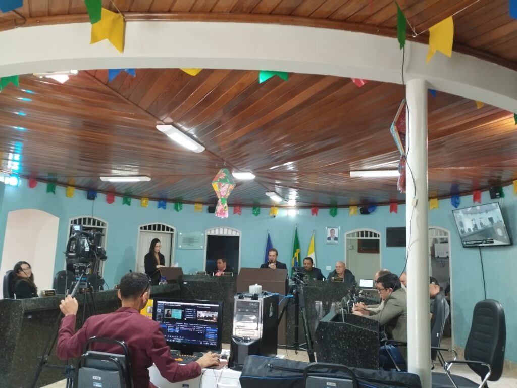 Câmara de Sanharó: Emoção e Comprometimento em reunião altamente proativa
