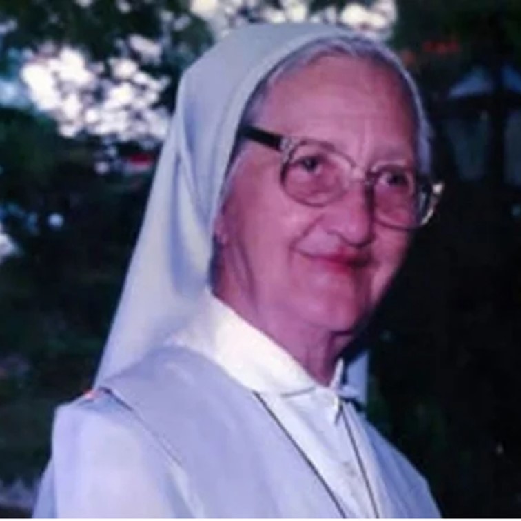IRMÃ ADÉLIA