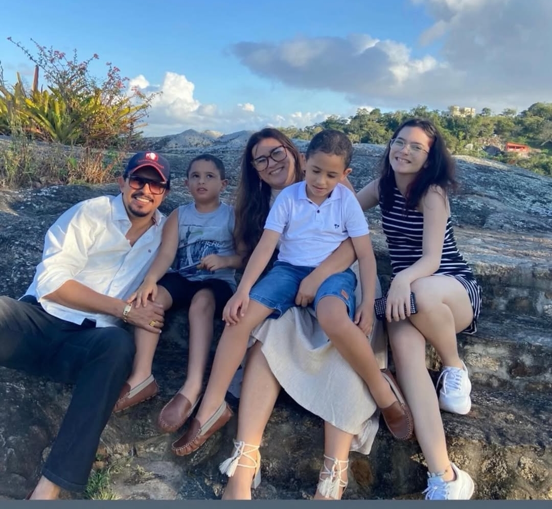 família